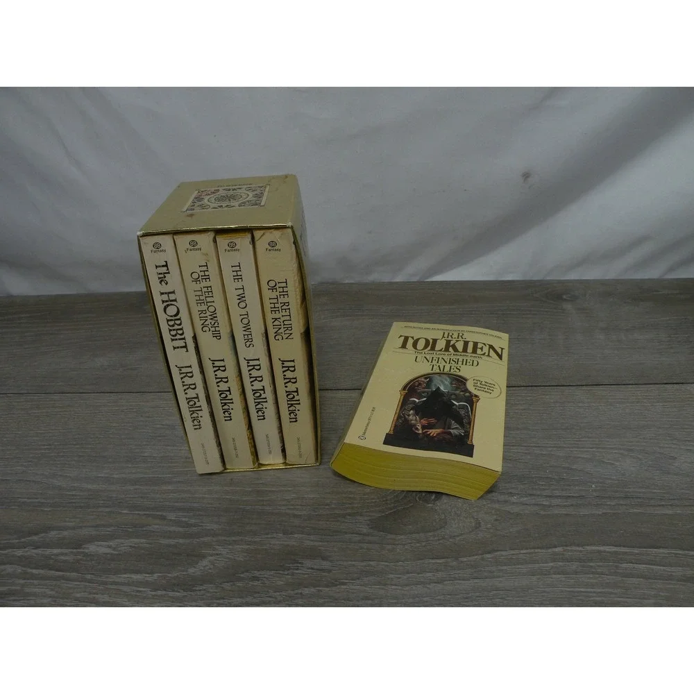 J.R.R. Tolkien The Lord of the Rings 4-Book Box Set & Unfinished Tales